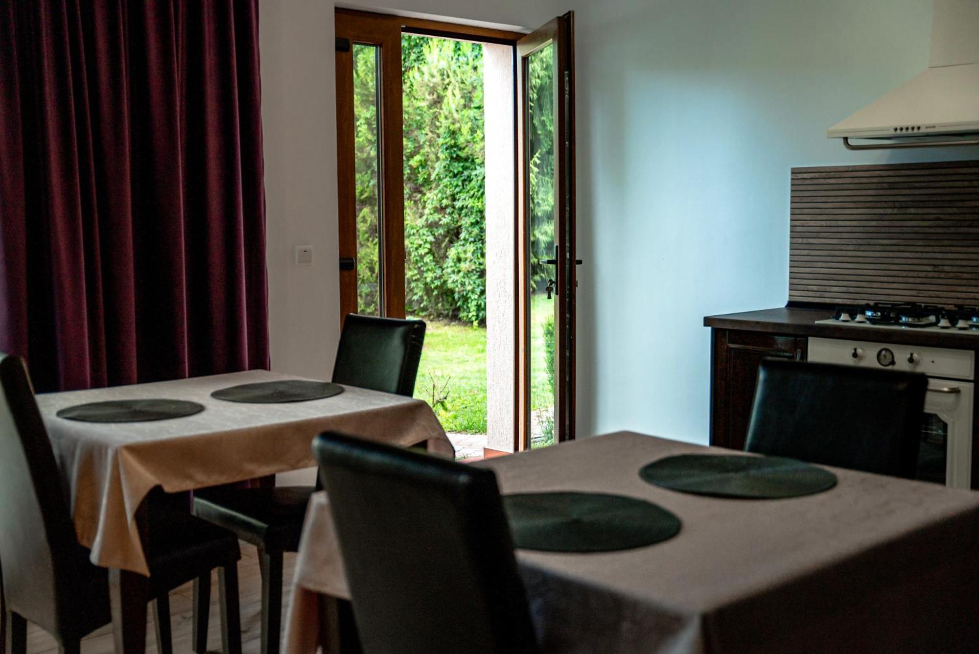 Boutique Marlen Bed & Breakfast Ghimbav Exterior foto