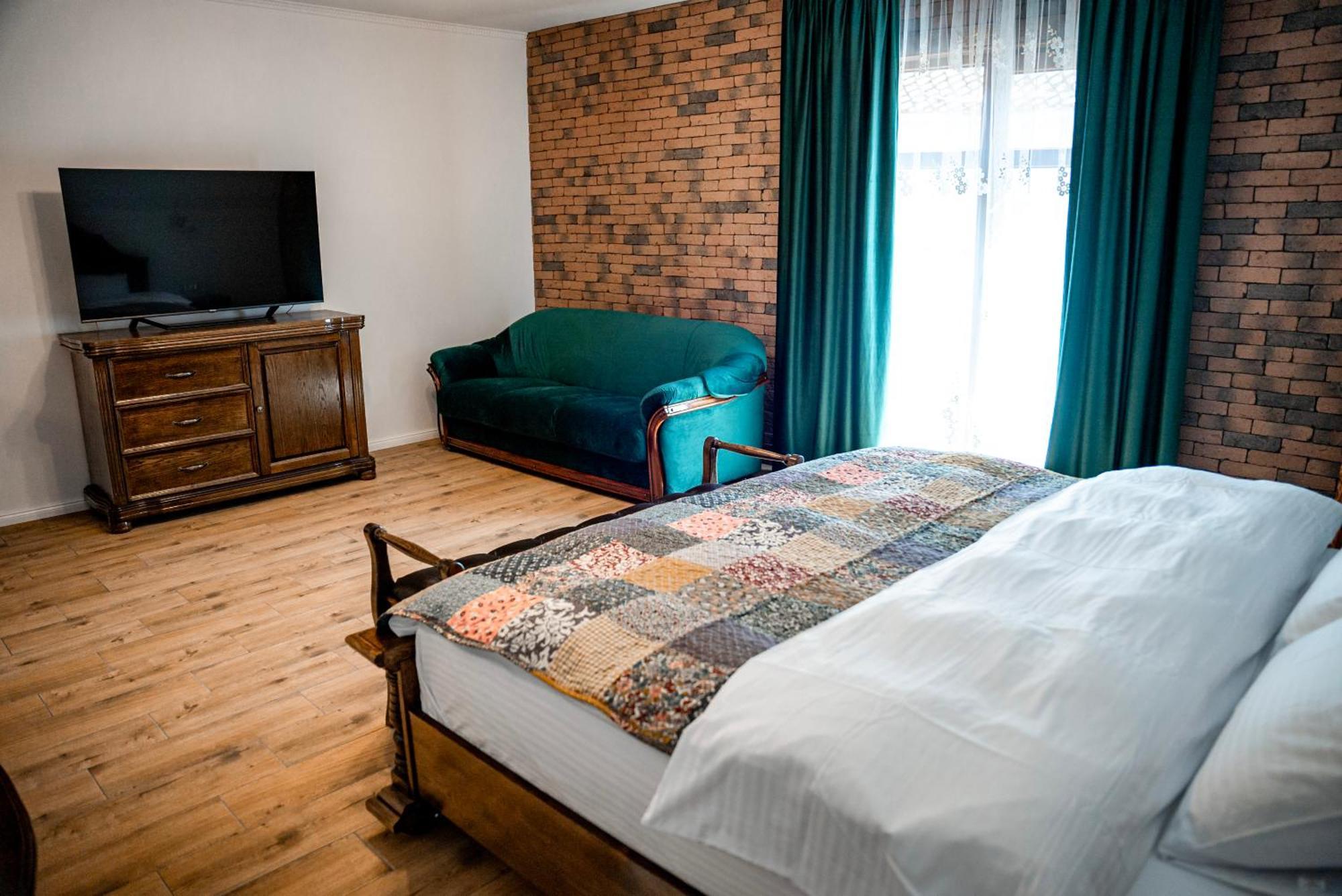 Boutique Marlen Bed & Breakfast Ghimbav Exterior foto