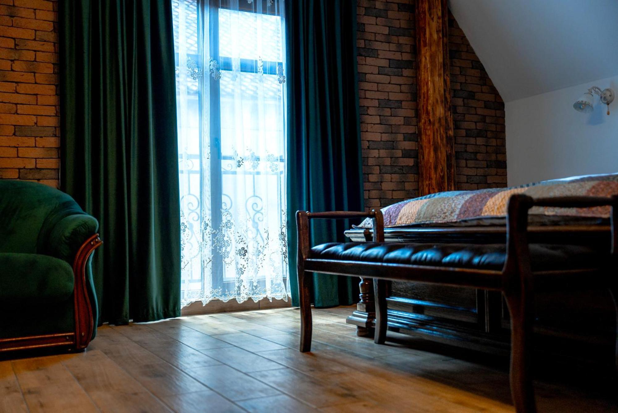 Boutique Marlen Bed & Breakfast Ghimbav Exterior foto