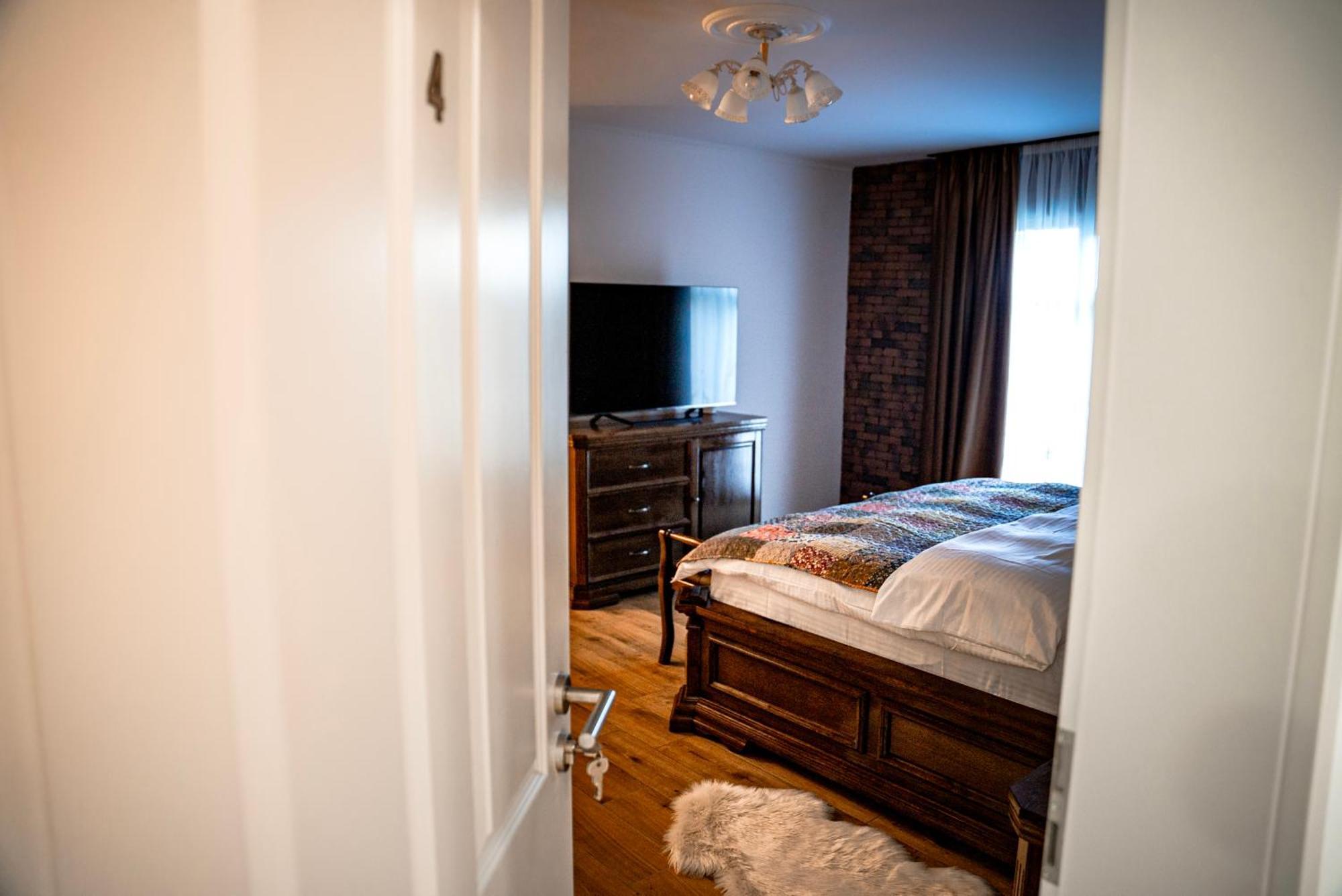 Boutique Marlen Bed & Breakfast Ghimbav Exterior foto